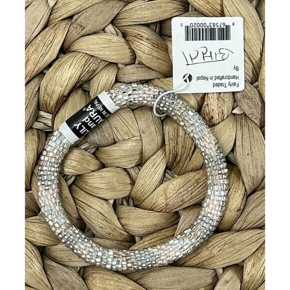 LILY and LAURA " Shooting Star “ Hand Crocheted Beaded Bracelet Multicolored - Picture 3 of 3